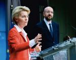 Szefowa Komisji Europejskiej Ursula von der Leyen i przewodniczący Rady Europejskiej Charles Michel Aris 