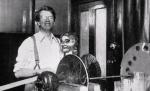 Szkockiego inżyniera Johna Logiego Bairda (1888–1946) uznaje się za wynalazcę pierwszego systemu telewizyjnego 