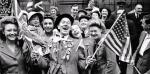 Radość mieszkańców Londynu na wiadomość o kapitulacji Niemiec. 9 maja 1945 r.