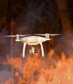 Służby ratunkowe w walce z pożarem sięgają po drony 