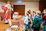 Rozdawanie prezentów dzieciom w Rzeszowie, Boże Narodzenie 2018 r. Materiały prasowe 