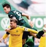 Borussia pod wodzą swego kapitana Łukasza Piszczka spróbuje powstrzymać we wtorek Bayern 