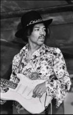 Jimi Hendrix (1942– –1970).. Rozpad jego formacji Band Of Gypsys wiązany jest również z tym, że perkusista Buddy Miles chciał grać zbyt dużą rolę w grupie 