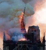 Emmanuel Macron obiecał, że Notre Dame zostanie odbudowana w ciągu pięciu lat, do kwietnia 2024. A więc tuż przed olimpiadą w Paryżu 