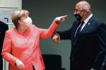 Maseczka ma zasłaniać nos – przypomniała Angela Merkel premierowi Bułgarii Bojko Borisowowi 