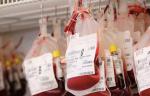 W każdym przypadku niezbędne jest stosowanie krwi zgodnej grupowo u dawcy i u biorcy.  