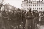 Wilno, 10 października 1920. Gen. Lucjan Żeligowski w otoczeniu sztabu podczas mszy polowej przed katedrą 
