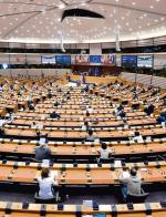 Europarlament za swoją misję uważa obronę demokracji w Polsce  