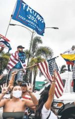 Joe Biden zapewnia, że będzie jednoczył naród. Ugłaskanie zwolenników Trumpa – na zdjęciu ich powyborczy protest  w Miami na Florydzie 7 listopada – będzie zadaniem trudniejszym niż zdobycie prezydentury