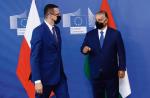 Mateusz Morawiecki, premier polskiego rządu i Victor Orban, szef węgierskiego rządu podczas ostatniego szczytu UE 24 września 