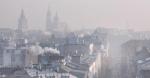 Chmura pyłu zawieszonego to częsty  widok w wielu polskich miastach.  Na zdjęciu Kraków 