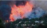 Zmiany klimatu powodują powstawanie pożarów, które niosą za sobą znaczne straty środowiskowe  i materialne  