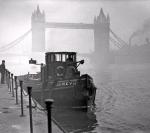 Podczas wielkiej londyńskiej mgły zamarł ruch na Tamizie 