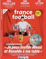 Robert Lewandowski na okładce francuskiego tygodnika: – Mogę zaprosić Messiego  i Ronaldo  do mojego stołu
