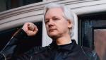 Julian Assange, założyciel WikiLeaks, zdjęcie z 2017 r.  Joe Biden nazwał go przed laty „terrorystą wyrafinowanych technologii” 
