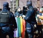 Projekt posłów PiS  budzi sprzeciw opozycji i aktywistów  demonstrujących na ulicach 