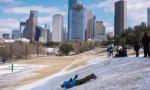 Houston  w Teksasie – zimowe zabawy w stolicy amerykańskiego przemysłu kosmicznego, gdzie zazwyczaj o tej porze roku jest kilkanaście stopni Celsjusza na plusie 