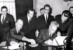Podpisanie protokołu ustaleń w sprawie ustanowienia linii łączności bezpośredniej między USA i ZSRR. Genewa, 20 czerwca 1963 r.