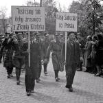 Demonstracja Polaków przeciwko rewindykacji. Kłodzko, 5 maja 1946 r. 