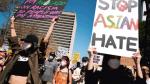 Demonstracja w Los Angelels 27 marca przeciwko nienawiści rasowej  wobec osób pochodzenia azjatyckiego 