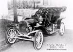Ford T – najpopularniejszy samochód w historii amerykańskiej motoryzacji. Na zdjęciu: model czterocylindrowy z 1908 r. 