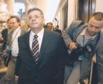 Lew Rywin (na zdjęciu  podczas przesłuchań w Sejmie  w lutym 2003 r.) wiedział,  że jeżeli zostanie skazany, dostanie niewielki wyrok.  Nie miał mocnych motywów,  by zeznawać, więc milczał  – uważa Antoni Kamiński