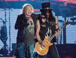 Axl Rose i Slash z Guns N' Roses zagrają  w Polsce dopiero w czerwcu  2022 r.