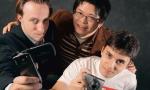 Założyciele YouTube’a Chad Hurley, Steve Chen i Jawed Karim pozują w siedzibie firmy – w San Mateo (Kalifornia), 2 listopada 2005 r. 