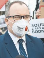 Rzecznik może napominać, perswadować, proponować, ewentualnie kierować wnioski do sądów czy do TK.  Nie ma mocniejszych narzędzi. W tym sensie Adam Bodnar tylko pośrednio wzmacniał lewą stronę ideowych  i politycznych dyskursów