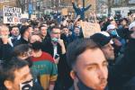 Kibice protestują przeciwko Superlidze przed stadionem londyńskiej Chelsea