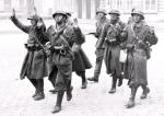 Francuscy żołnierze bez oporu poddawali się Niemcom. Koniec maja 1940 r.  