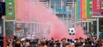 Kibice uwolnieni z pandemicznych rygorów w drodze na stadion Wembley, by obejrzeć finał Anglia – Włochy 