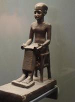 Imhotep – pierwszy architekt i lekarz znany z imienia. Rzeźba znajduje się w paryskim 