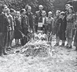 Podczas 63 dni walk zginęło wielu powstańców. Na zdjęciu: pogrzeb 15-letniego Zbigniewa Banasia, ps. Banan (zm. 17 sierpnia 1944 r.) – polskiego harcerza, członka Szarych Szeregów   