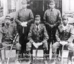 Oficerowie z Birmańskiej Armii Narodowej w japońskich mundurach 