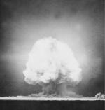Wynaleźliśmy najstraszliwszą bombę w dziejach świata. […} Eksperyment przeprowadzony na pustyni w Nowym Meksyku był – łagodnie rzecz ujmując – zdumiewający – pisał prezydent Harry Truman. Na zdjęciu: eksplozja na poligonie w Los Alamos, 16 lipca 1945 r.