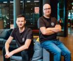 Startup Pawła Hytrego (z lewej) i Marcina Wyszyńskiego zdobył imponujący zastrzyk finansowy na dynamiczny rozwój 