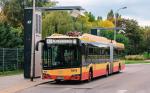 Spośród 445 zarejestrowanych od stycznia miejskich autobusów aż 311 miało ekologiczny napęd. Na zdjęciu: ładowanie elektrobusu w Warszawie