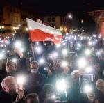 Marsz w Warszawie przeszedł spod Trybunału Konstytucyjnego pod budynek Ministerstwa Zdrowia  