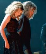 Alison Krauss i Robert Plant podczas jednego z koncertów 