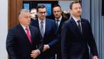 Premierzy: Węgier – Viktor Orbán, Polski – Mateusz Morawiecki,  i Słowacji Eduard Heger w drodze  na konferencję państw V4 w Budapeszcie 