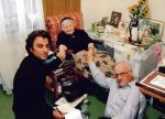 Leszek Kantor (pierwszy z prawej) z wizytą u Ireny Sendlerowej, która podczas niemieckiej okupacji ratowała żydowskie dzieci z warszawskiego getta. Sprawiedliwa wśród Narodów Świata zmarła 12 maja 2008 r. 