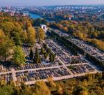 Liczba pochówków na krakowskich cmentarzach rośnie  w zastraszającym tempie 