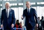 W czwartek w Brukseli Joe Biden (na zdjęciu: z szefem Sojuszu Jensem Stoltenbergiem) nie poparł polskiej idei misji pokojowej NATO w Ukrainie