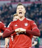 Robert Lewandowski czeka na ruch Bayernu afp