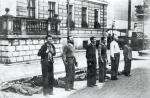 Zdjęcie wykonane 8 lub 9 września 1939 r. na Starym Rynku w Bydgoszczy dokumentujące egzekucję Polaków zatrzymanych przez Niemców podczas ulicznych łapanek