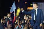 – Wiem, że wielu oddało na mnie głos tylko po to, aby stawić czoła skrajnej prawicy – powiedział Emmanuel Macron na wiecu u stóp wieży Eiffla