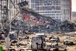 Kto zapłaci za odbudowę? Zbombardowane w marcu centrum handlowe w Kijowie