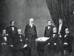 Gabinet prezydenta Jamesa Buchanana. Od lewej: Jacob Thompson, Lewis Cass, John B. Floyd, prezydent James Buchanan, Howell Cobb, Isaac Toucey, Joseph Holt i Jeremiah S. Black