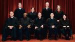Ujawniona przez Politico opinia sędziego Samuela Alito (siedzi pierwszy z lewej) to zapowiedź zaostrzenia prawa aborcyjnego w Stanach Zjednoczonych.  Najprawdopodobniej poprze go czworo z ośmiorga pozostałych członków Sądu Najwyższego